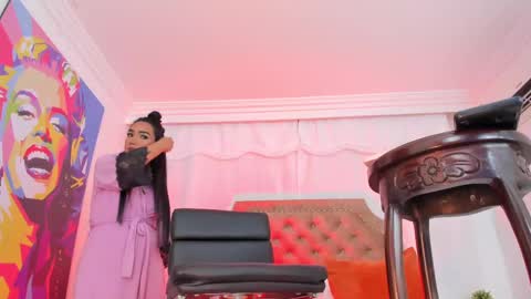 Juliana Giiraldo  online show from September 12, 1:22 pm