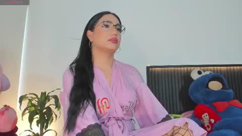 Snapshot of trannypartner chatting on July 23, 9:24 pm Juliana Giiraldo online show from July 23, 9:24 pm