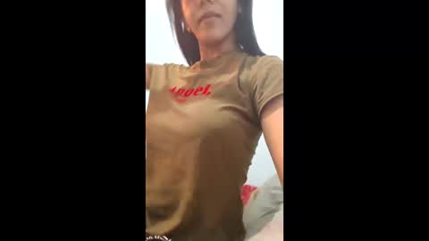 ARA CASTRO online show from April 3, 1:36 am