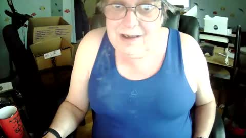 Snapshot of transmtfhello chatting on May 25, 7:09 pm Peter online show from May 25, 7:09 pm