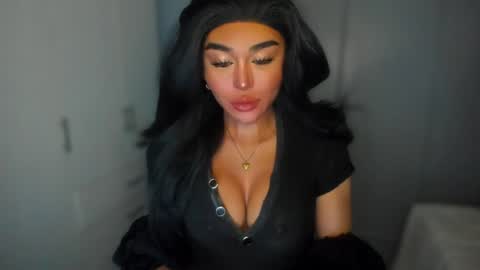 Snapshot of transnextdoor_ chatting on December 25, 5:47 pm ALMIGHTY GODDESS VALENTINA online show from December 25, 5:47 pm