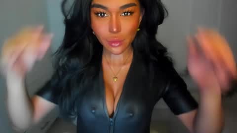 Snapshot of transnextdoor_ chatting on January 6, 5:59 pm ALMIGHTY GODDESS VALENTINA online show from January 6, 5:59 pm