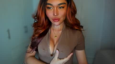 Snapshot of transnextdoor_ chatting on January 6, 9:00 pm ALMIGHTY GODDESS VALENTINA online show from January 6, 9:00 pm