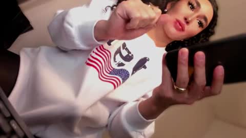 Snapshot of transnextdoor_ chatting on October 2, 9:44 pm ALMIGHTY GODDESS VALENTINA online show from October 2, 9:44 pm