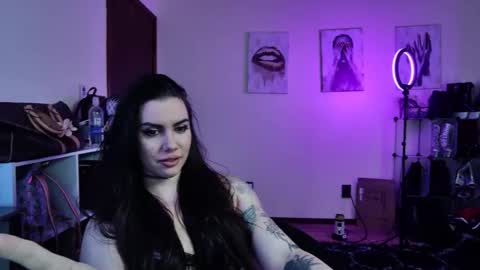 Snapshot of trapqueenskullcrush89 chatting on February 17, 7:31 pm trapqueenskullcrush89 online show from February 17, 7:31 pm