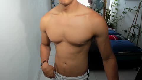 Snapshot of travis_bakerr chatting on January 11, 5:29 pm travis bakerr online show from January 11, 5:29 pm