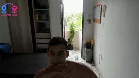 Snapshot of travis_bakerr chatting on September 17, 9:38 pm travis bakerr online show from September 17, 9:38 pm