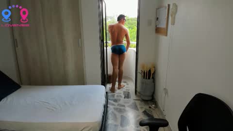 Snapshot of travis_bakerr chatting on November 23, 9:25 pm travis bakerr online show from November 23, 9:25 pm