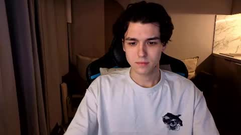 Snapshot of travisrivas chatting on August 5, 2:03 am travisrivas online show from August 5, 2:03 am