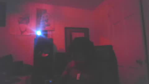 Snapshot of tray713152 chatting on May 6, 1:14 am 10Thickness online show from May 6, 1:14 am