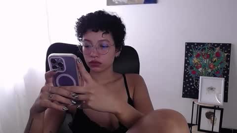 Emily online show from October 27, 6:12 pm