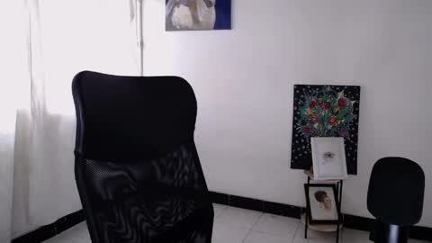 Emily online show from April 8, 8:31 pm