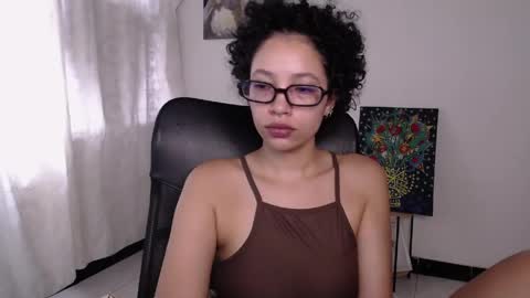 Snapshot of treasuresz chatting on May 29, 5:33 pm Emily online show from May 29, 5:33 pm