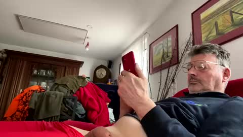 Snapshot of trebgeis1 chatting on February 24, 3:20 pm trebgeis1 online show from February 24, 3:20 pm