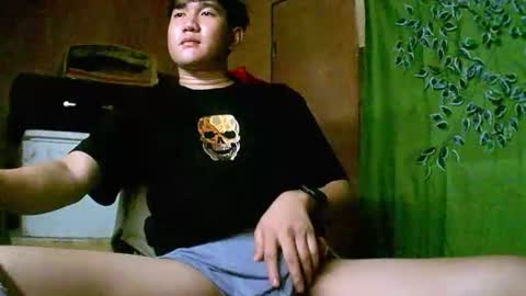 Snapshot of trebz_01 chatting on November 18, 4:44 pm trebz_01 online show from November 18, 4:44 pm