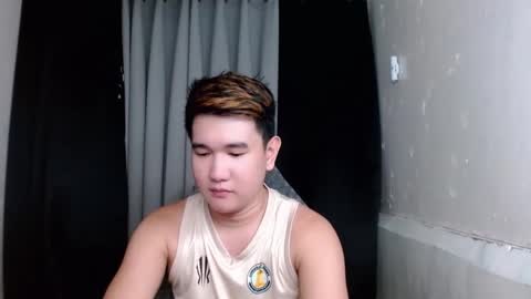 Snapshot of trebz_01 chatting on May 8, 6:30 am trebz_01 online show from May 8, 6:30 am