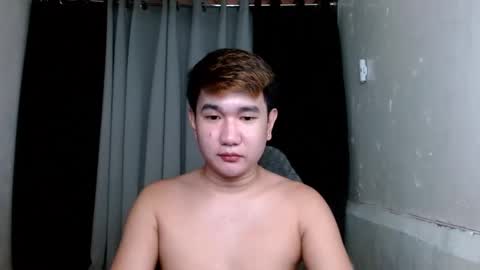Snapshot of trebz_01 chatting on May 12, 12:02 pm trebz_01 online show from May 12, 12:02 pm