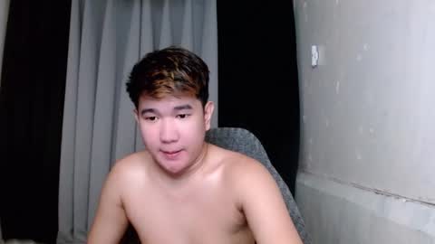 Snapshot of trebz_01 chatting on May 31, 6:42 am trebz_01 online show from May 31, 6:42 am