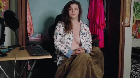 TreeJeanne online show from September 21, 3:41 am