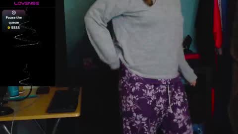 TreeJeanne online show from November 18, 2:28 am