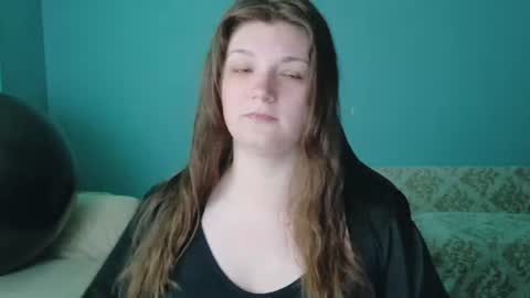 Snapshot of treejeanne chatting on June 22, 7:55 pm TreeJeanne online show from June 22, 7:55 pm