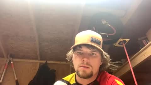 Snapshot of treeman817 chatting on April 23, 7:49 pm treeman817 online show from April 23, 7:49 pm