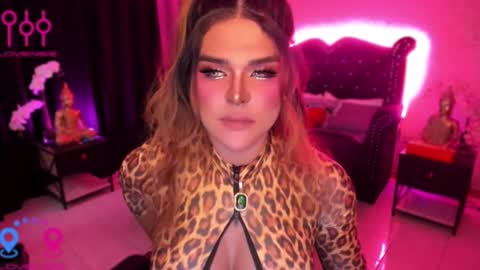 Jade online show from February 10, 11:45 pm