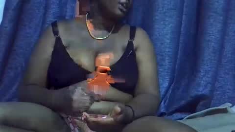 trendybootie online show from March 13, 3:40 pm