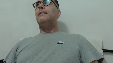 Snapshot of trevido4u chatting on October 7, 2:42 am trevido4u online show from October 7, 2:42 am