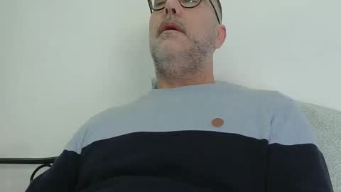 Snapshot of trevido4u chatting on January 7, 11:56 am trevido4u online show from January 7, 11:56 am