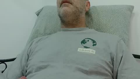 Snapshot of trevido4u chatting on February 11, 3:00 am trevido4u online show from February 11, 3:00 am