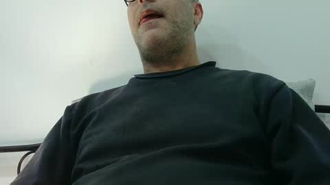 Snapshot of trevido4u chatting on March 29, 3:28 am trevido4u online show from March 29, 3:28 am