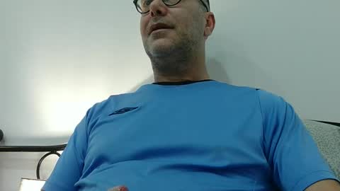 Snapshot of trevido4u chatting on April 5, 2:09 am trevido4u online show from April 5, 2:09 am