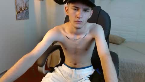 Snapshot of trevor_mob chatting on March 3, 8:04 pm trevor_mob online show from March 3, 8:04 pm