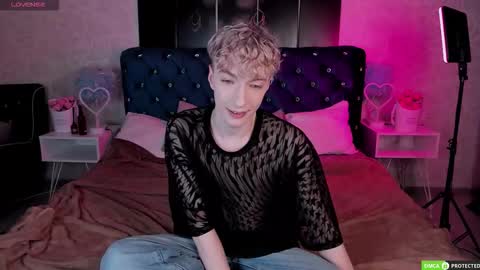 TrevorBenson online show from November 6, 3:18 am