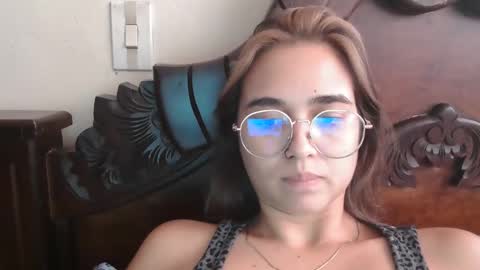 triana_bell online show from January 31, 7:12 pm