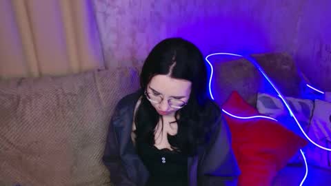 TriciaDaisy online show from April 25, 3:09 am