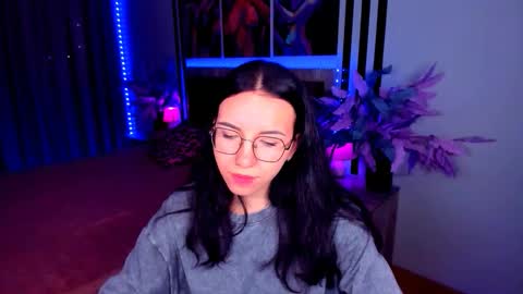 TriciaDaisy online show from May 9, 2:50 am