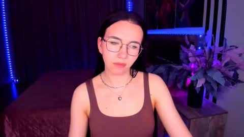 TriciaDaisy online show from May 22, 5:07 pm