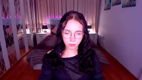 Snapshot of triciadaisy chatting on June 21, 5:10 am TriciaDaisy online show from June 21, 5:10 am
