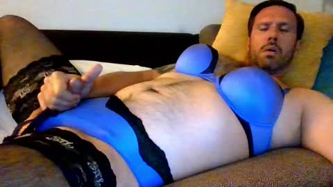 Snapshot of triciawu22 chatting on September 15, 3:06 am triciawu22 online show from September 15, 3:06 am