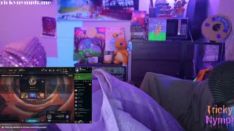 Snapshot of tricky_nymph chatting on December 2, 9:24 am Cassie online show from December 2, 9:24 am