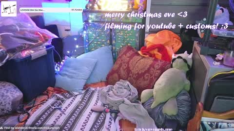 Snapshot of tricky_nymph chatting on December 24, 1:28 pm Cassie online show from December 24, 1:28 pm