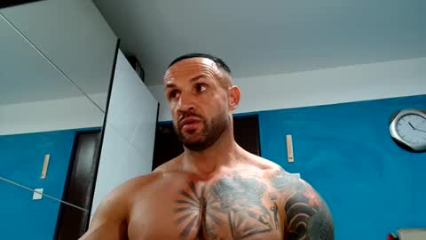 Snapshot of tridentmuscles chatting on October 16, 8:21 pm tridentmuscles online show from October 16, 8:21 pm