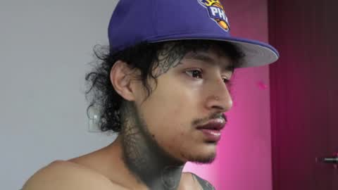 - trieone online show from April 12, 2:33 pm