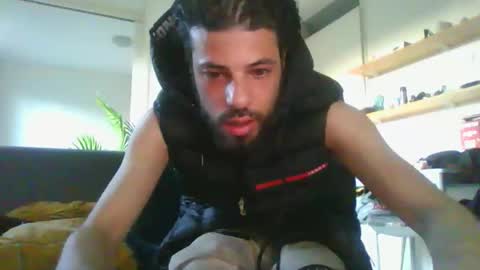 Snapshot of triestjoe chatting on May 14, 7:09 pm triestjoe online show from May 14, 7:09 pm
