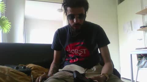 Snapshot of triestjoe chatting on May 29, 9:40 am triestjoe online show from May 29, 9:40 am