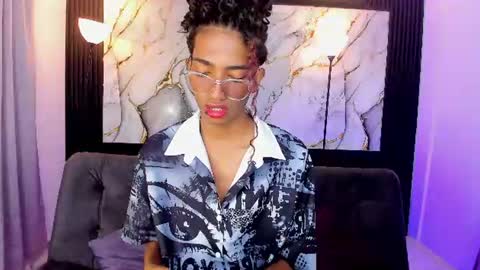 Snapshot of triiangel_latinboy chatting on June 13, 12:25 pm Johan online show from June 13, 12:25 pm