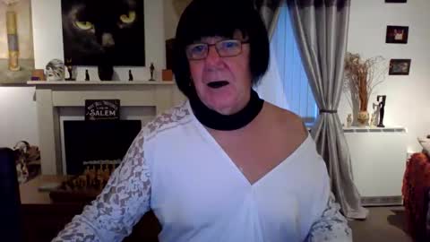 trinity1011 online show from November 8, 6:57 am