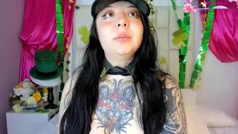 Snapshot of trinity_moss chatting on March 3, 8:48 pm Trinity online show from March 3, 8:48 pm